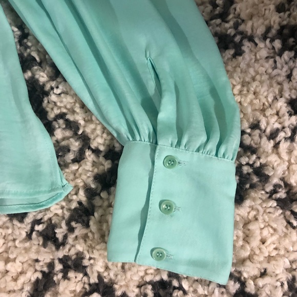 BCBGMAXAZRIA mint green long sleeve blouse - Picture 5 of 7